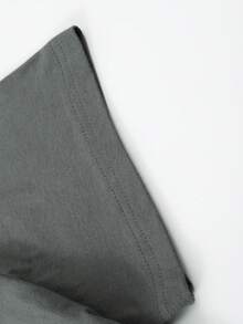 Science Fiction Retro Style Pattern Personality And Attitude Cotton T-Shirt, Made Of 100% Cotton And Combed With Fine Needles, Is Relaxed And Comfortable, Suitable For Both Men And Women, And Suitable For Street Hipsters. - Màu xám đen - Xem 4