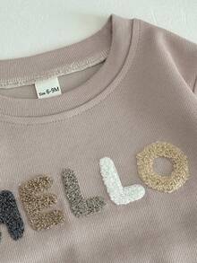 2 Stücke/Set Baby Jungen Lässig Pullover mit bestickten Buchstaben Rundhalsausschnitt Langarm und gestreifte Hose Set, Frühling/Herbst