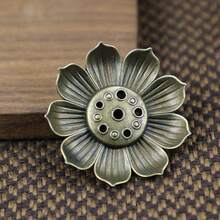 6-Loch Lotus Räucherstäbchenhalter, Legierungs-Zen-Stil Räucherstäbchenständer, Mehrfach-Loch Räucherstäbchenhalter, buddhistischer Meditationsräucherbrenner, Zen-Artikel für Wohndekoration, lotusförmiger Räucherbrenner, buddhistische Zen-Zubehör, kreatives Räucherkunstgeschenk, Xiyun