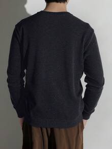 1件青少年男童纯色时尚休闲套头毛衣，通勤百搭，适合秋冬季穿着