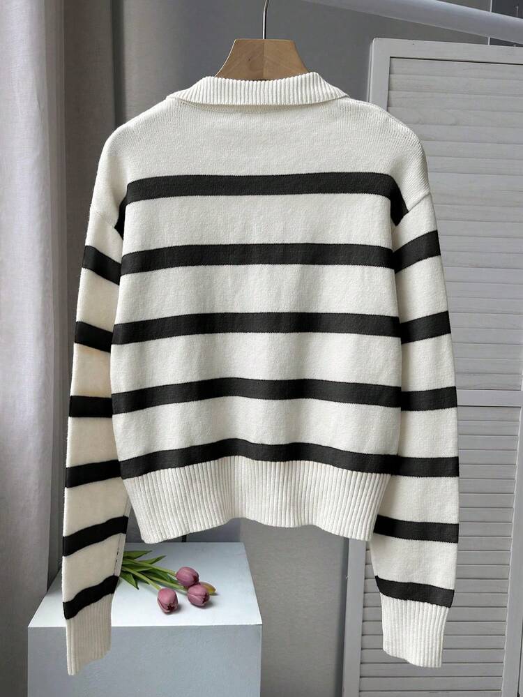 Suéter de punto de manga larga con cuello polo a rayas y contraste de color, estilo retro, para primavera y otoño. Blusa holgada con media abertura delantera, estilo vintage, para Año Nuevo - Blancanieves y Negro - Añade 2
