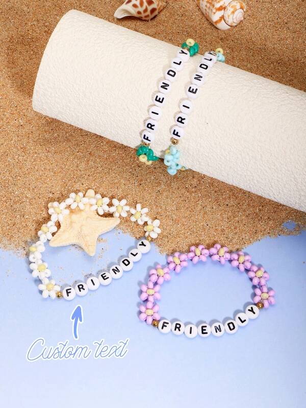 Pulsera personalizada, estilo de playa de verano, moda creativa, pulsera de cuentas de semillas de colores hecha a mano con flores lindas, letra negra y blanca personalizable con nombre, lema, ubicación, nombre del álbum, mercancía de concierto, adecuada para cumpleaños, Día de San Valentín, celebración de aniversario, regalo para la mejor amiga, amigos, familia