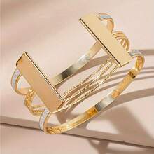 1 Piece Of European And American Retro Fashion Style Big Brand Open Wide Hollow Geometric Women's Bracelet, Luxurious Sexy Women's Bracelet, The Perfect Gift, Suitable For Daily And Holiday Party Wear, Unique Design - 金色 - 查看 3
