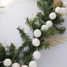 1 Peça Guirlanda de Flores de Bolas de Feltro Brancas e Vermelhas Feitas à Mão, Adequada para Decoração de Festa de Natal, Decoração de Parede, Decoração de Quarto, Decoração de Árvore de Natal