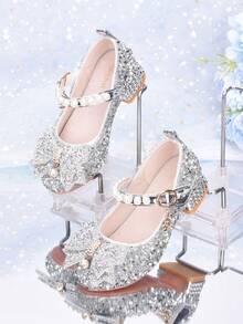 Zapatos de princesa para niñas, bailarinas de moda versátiles para niños, zapatos de pasarela de color plateado para actuaciones, zapatos de tacón alto con decoración de lazo para niñas pequeñas, zapatos brillantes con cristales