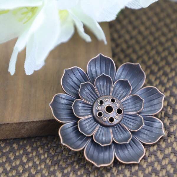 2-stöckiger Lotus Duft Räucherstäbchenhalter, Legierung Doppelstock Zen-Stil Räucherstäbchenständer, Heimdekoration Meditationsbedarf, Lotus geformter Räucherstäbchenhalter, kreative Räucherstäbchen Kunsthandwerksgeschenk, von Xiyun