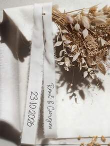 Corona floral personalizada para boda con cinta - Personalizable con nombre y fecha, adecuada para despedida de soltera, cumpleaños, graduación - Material de poliéster duradero, diseño elegante, regalo ideal para invitados de boda, accesorio perfecto para celebraciones, estilo refinado, artesanía exquisita. - Multicolor - Ver 4