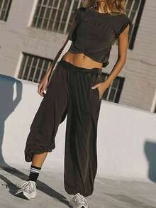 Women's Two-Piece Solid Color Casual Fashion Suit Crop Top And High Waist Sweatpants Set With Pockets Sportswear - màu đen - Xem 2