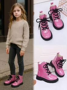 1 Paar fuchsiafarbene Stiefel für Teenager/Kinder, einfarbiges weiches, lederähnliches PU-Material, Innenzipverschluss, Schnürung vorne, runde Zehenpartie, dicke Sohle, rutschfest, bequeme Leder-Kniestiefel, geeignet für männliche/weibliche Studenten, Lässig, Reisen, Urlaub, Campus, Herbst/Winter Neuheit - Pink - Übersicht 1