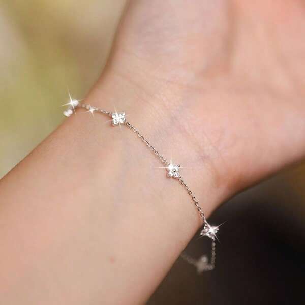 18 Karat vergoldetes wasserfestes Armband mit Blumen-Anhänger aus kubischem Zirkonia, luxuriöses Schmuckgeschenk für Frauen