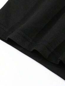 Una camiseta negra de algodón para hombre de 230g. La camiseta tiene un patrón de líneas único, de forma abstracta, estilo simple pero a la moda. Una camiseta adecuada para uso casual, deportes y combinaciones versátiles,"Note: Please wear skin-colored undergarments." - Negro 2 - Ver 5