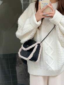 2025 Nowa jesienno-zimowa torebka na ramię z imitacji futra, łańcuszek, półokrągła torebka na ramię z siodłem dla kobiet, nowość w sprzedaży, futrzana torebka dla kobiet