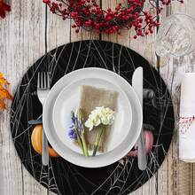 4 Stücke/6 Stücke/8 Stücke Halloween Schwarze Runde Tischsets, 38 cm Spinnennetz Muster Küchen- und Esszimmer Tischsets, geeignet für Feierlichkeiten