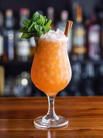 Ins Style Hurricane Glass, Ice Shaken Specialty Drink Cup, Reinforced Glass Royal Poco, High-Purity Crystal Glass With High Transparency, Suitable For Iced Drinks, Smoothies, Iced Coffee, Juices, Sparkling Water, Iced Black Tea, Milk, Non-Alcoholic Cocktails, Custom Mixed Drinks, Ideal For Restaurants, Banquets, Cafes, Cold Drink Shops, Family Gatherings, Wedding Parties, Birthday Parties, Holiday Gifts