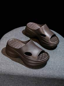 1双女士7厘米厚底拖鞋，防滑轻便增高凉鞋 - 咖啡棕 - 查看 2