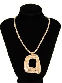 1 Piece Matte Gold Color Asymmetrical Hollow Square Shape Pendant Chunky Rope Necklace Suitable For Women's Daily Wear