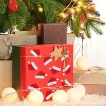 500 ملصق قبعة سانتا كلوز الحمراء اللامعة - مقصوصة بالليزر ذاتية اللصق مقاومة للماء لتزيين بطاقات العطلات والهدايا وديكورات الحفلات - لاستخدام مرة واحدة، لوازم حفلات عيد الميلاد، اكسسوارات عيد الميلاد، ديكور الهدايا، نهاية لامعة