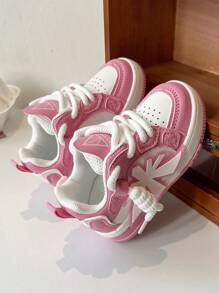 1 Paio di scarpe sportive casual e alla moda per bambini, tomaia in pelle sintetica con patchwork, morbide, confortevoli, leggere, chiusura a scivolo facile, adatte per interni, esterni, gioco, sport e altre occasioni