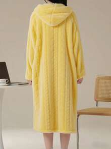 1pc Solid Color Wool Jacquard Casual Robe, Autumn/Winter Warm Thermal Lined Long Sleeve Flannel Hooded Loose Fluffy Bathrobe With Pockets, Women Sleepwear Loungewear, Fall, Cozy - 芥末黃 - 查看 2