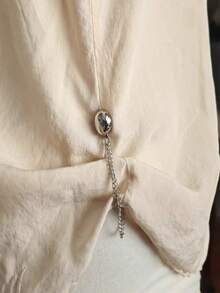 2 件多功能磁性衣夹，新型磁性衣夹，强力头巾磁铁带链，安全衬衫夹衣夹，女士时尚连衣裙配饰，用于收紧 T 恤下摆、领口下摆和裤脚，万圣节装饰