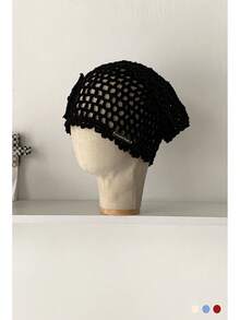 1 件带亮片字母的黑色标签。手工钩编镂空亮片便帽，时尚复古百搭轻便透气针织帽，适合春夏季节 - 針織帽 - 查看 25