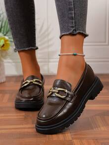 Damen Lässig Rundkopf Loafer, modisch mit Ketten-Dekor und abgenutzter Optik, rutschfeste Gummisohle, Slip-On Collegestadt/Landstil Schuhe, bequem für alle Jahreszeiten, Stofffutter