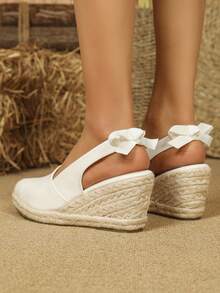 時尚獨特的根包覆式楔跟鞋，鞋面上閃爍著花朵和蝴蝶結細節，適合女性 - 白色 - 查看 3