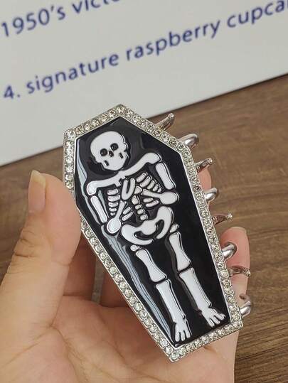 Grampos de Cabelo em Forma de Caixão Preto com Crânio Gótico de Halloween, Presilha Retrô com Clipes Punk, Acessórios de Cabelo Punk Rock Goth Antiderrapantes para Cabelos Finos de Mulheres e Meninas, Festa de Halloween com Esqueleto e Strass, Garra de Cabelo Brilhante, Presentes Brilhantes, Clipe de Garra Cintilante para Looks de Férias de Mulheres