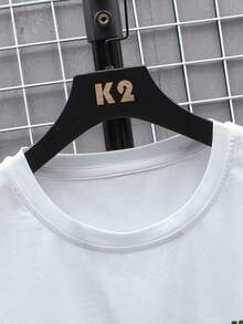 YUNCHIC - قميص كاجوال مريح للرجال، قميص صيفي متعدد الاستخدامات، مناسب للارتداء في الأماكن الداخلية والخارجية، طباعة كرتونية مبتكرة للخضروات والأزهار - أبيض - مشاهدة 4