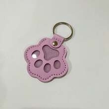 1pc Creative Pet Hair Memorial Keychain – Cat & Dog Fur Keepsake Pendant | Cute Leather Keepsake Box (PU Leather Paw Print/Heart Shape) | Valentine's Day/Christmas/Halloween/Thanksgiving/Mother's Day Gift