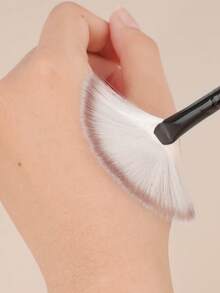 Pennello da trucco professionale fatto a mano, pennello per illuminante e ombretto a ventaglio piccolo in nylon morbido, pennello da trucco con manico in ebano - nero - Visualizzare 5