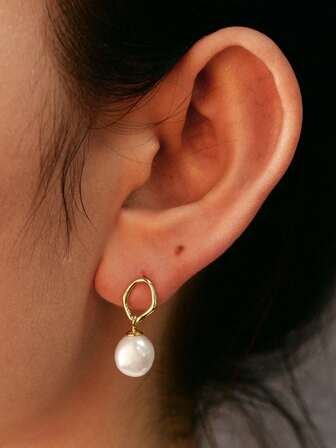 1 par S925 sterlingsilver moderiktiga minimalistiska asymmetriska ihåliga örhängen, eleganta naturliga barockpärlorörhängen för kvinnor