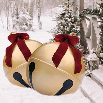 17.7/23.6 英寸巨型充气圣诞球，金色铃铛造型，PVC材质，充气装饰，适用于圣诞树、庭院、草坪、门廊等户外场所，是冬季节日、圣诞节和新年礼物的理想之选。这款铃铛造型的充气球趣味十足，是圣诞节的理想装饰，可作为庭院、花园、露台等户外装饰品，营造节日氛围。此外，它也是圣诞节家居装饰、房间装饰、家居装饰、圣诞礼物等的绝佳选择。