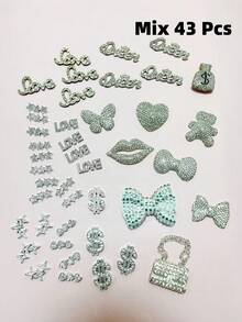 43 piezas/caja Paquete de encantos con tema Y2K plateado, bolso con monedas con strass, bolso con cadena con forma de corazón y mariposa, encantos de lujo brillantes con símbolo del dinero, estrella de cinco puntas, accesorios decorativos 3D para manualidades, clips para el cabello, al por mayor