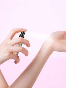 1/2pcs水晶蝴蝶吊坠香水分装瓶，带钥匙扣花蝴蝶印花图案化妆品瓶，女包挂件，底部灌装香水分装工具，送给家人和朋友的生日礼物，节日礼物，适合旅行便携5ml