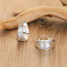 Vintage Carved Pattern Hoop Earrings, Simple & Fashionable Jewelry Gift For Party