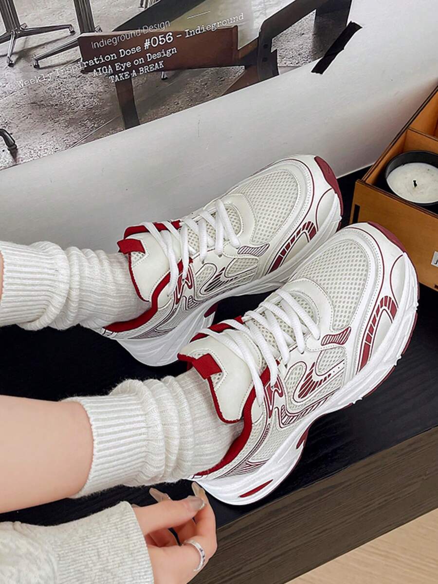 Neue Damen Freizeitsneaker, Plateau-Sneaker, weiße Farbvariante, Partnerlook, runde Zehenkappe mit Schnürung, Mesh- und Leder-Patchwork, atmungsaktiv und vielseitig, bedrucktes Graffiti, College-Stil, Outdoor-Wandern Lässig Pendler Schuhe - Rot - Übersicht 1
