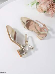 2025新款休闲时尚厚底凉鞋，适合青少年、大学生，春夏皆宜，四季皆可穿着