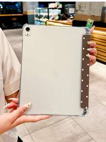 غطاء بني نقطي مسطح عالي الجودة، متوافق مع آيباد برو 11 بوصة / آيباد برو 11 بوصة 2020 / آيباد الجيل السادس (9.7 بوصة) / آيباد الجيل السابع (10.2 بوصة) / آيباد الجيل الثامن (10.2 بوصة) / آيباد الهواء الجيل الثالث (10.5 بوصة) / آيباد الهواء الجيل الرابع (10.9 بوصة) / آيباد الجيل التاسع (10.2 بوصة) / آيباد الهواء الجيل الخامس 2022 / آيباد برو 11 بوصة (الجيل الرابع) / آيباد الجيل العاشر (10.2 بوصة) / آيباد برو 10.5 (2017) / آيباد الهواء 11 بوصة (M2) - 2024