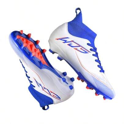 1 双运动风格防滑耐用高帮足球鞋，AG 鞋钉设计，PU 皮革鞋面，彩色橡胶外底，适合泥泞、短草地的专业比赛鞋