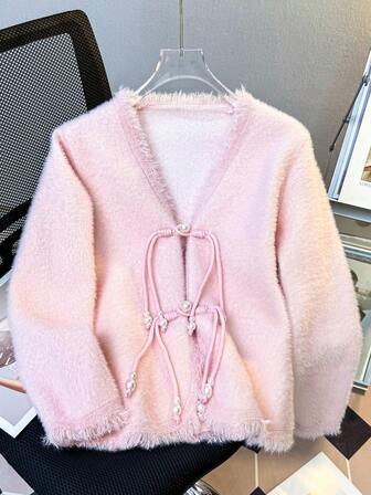 JIANHU 粉色 V 领针织开衫 - 春夏蓬松装饰开衫，配人造珍珠纽扣和流苏细节，中式早午餐和茶会