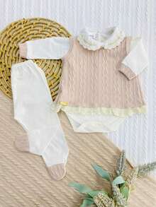 Conjunto Maternidade RN Feminino com Tricô em Malha, Gola Bordada e Calça com Pezinho
