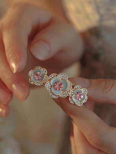 1pc New French Flower Rhinestone Drip Oil Mini Side Clip Bangs Hair Clip Accessory, Flower Hair Accessories, Rave Accessories, Claw Clips, Hair Claws, Hair Slide, Hair Barrettes, Clips For Hair, Vacation Outfits Woman, Looks Of Party