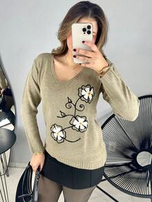 Blusa Feminina De Frio Manga Longa Tricot Mousse Decote em V Detalhes Flores Rosas Vermelhas Bordado - Champanhe - Visão 2