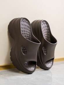 1双女士7厘米厚底拖鞋，防滑轻便增高凉鞋 - 咖啡棕 - 查看 10
