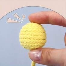 4 件带铃铛的猫玩具，滚球带绳，可发出声音，适合小猫玩耍