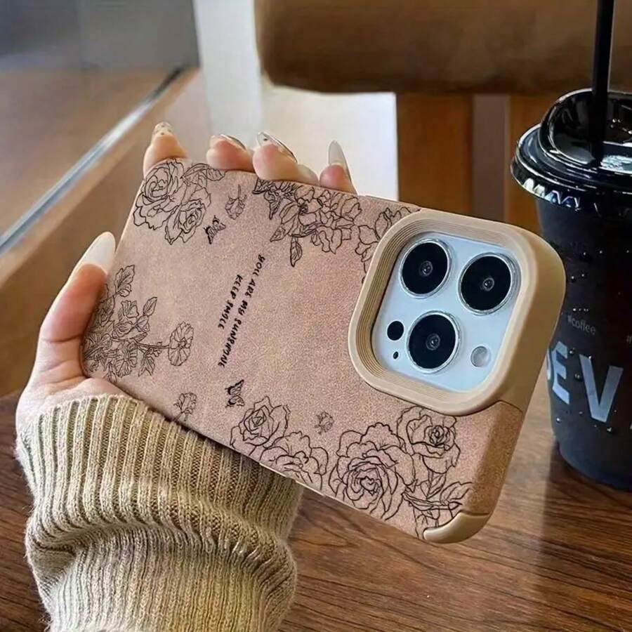 Esta funda de silicona suave es compatible con los modelos 16 Pro, 15, 14 Plus, 11 Pro, 13, 12, X, XS, XR y XS. Presenta un exclusivo diseño de lujo en piel marrón. Modelo TTXYP04SHHH. - Marrón - Ver 1
