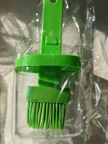 1 PIEZA Brocha de untar con depósito de aceite incorporado - Diseño de mango ergonómico, distribución uniforme del aceite, fácil de aplicar - Adecuado para escenarios de cocina al aire libre como cocina, barbacoa y camping. Apariencia de herramienta elegante, estructura semitransparente, hecho de material polimérico de alto índice de refracción.