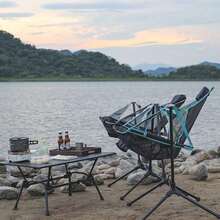 Plegables Camping 150KG Mecedora con Respaldo, Hamaca silla de camping, Silla de Pesca Ajustable, Sillas de Jardín Portátiles para Camping, jardín, balcón, Picnic, Interior,con bols (Negro) - 1 - Ver 6