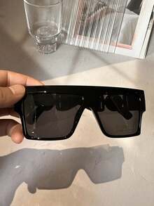 POLASUP 2 piezas Gafas de moda de hombre con montura gruesa, estilo retro y remaches, color negro, adecuadas para la playa, la piscina, las vacaciones, al aire libre, de moda y - 2 juegos (marco negro/gris completo/accesorios dorados M) (sin caja) - Ver 6